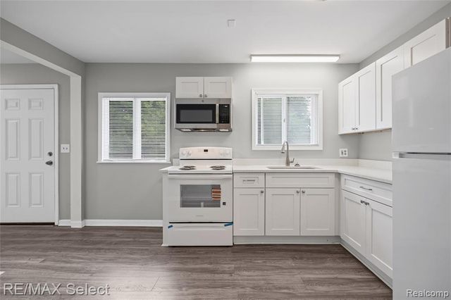 2046 Lambden Road, Flint, MI 48532