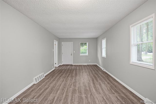 2046 Lambden Road, Flint, MI 48532