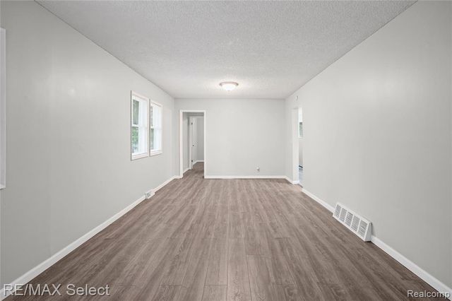 2046 Lambden Road, Flint, MI 48532