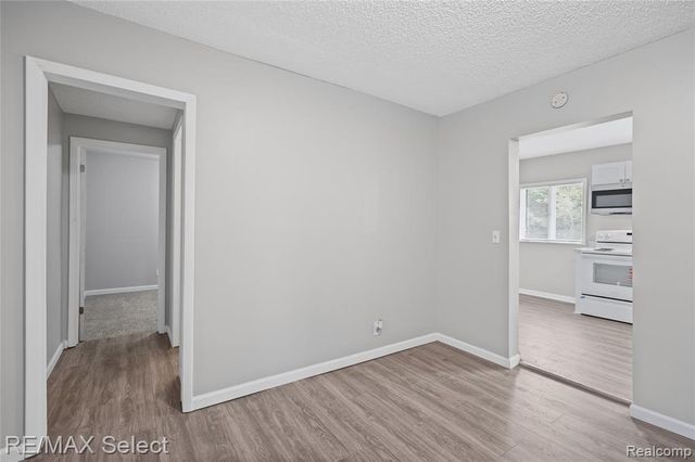 2046 Lambden Road, Flint, MI 48532