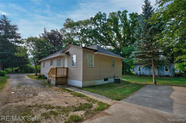 2046 Lambden Road, Flint, MI 48532