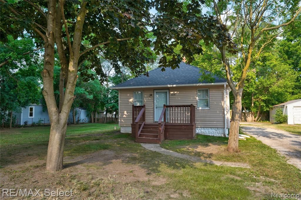 2046 Lambden Road, Flint, MI 48532