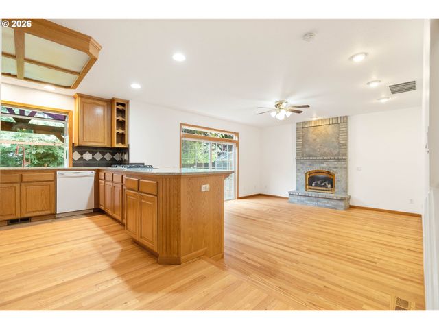 10959 Nw SUPREME Ct, Portland, OR 97229