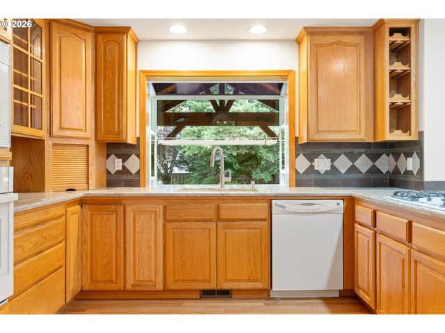10959 Nw SUPREME Ct, Portland, OR 97229