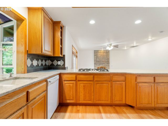 10959 Nw SUPREME Ct, Portland, OR 97229