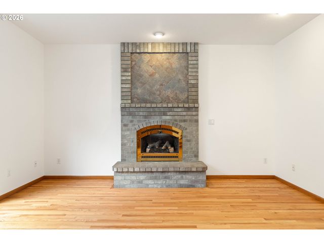 10959 Nw SUPREME Ct, Portland, OR 97229