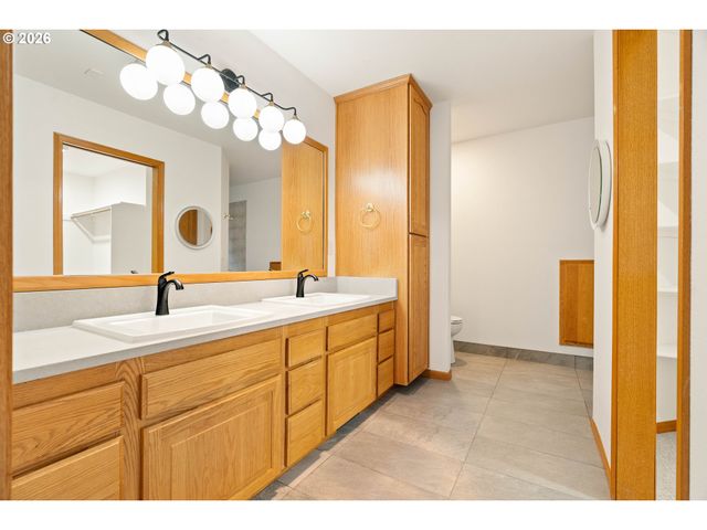 10959 Nw SUPREME Ct, Portland, OR 97229