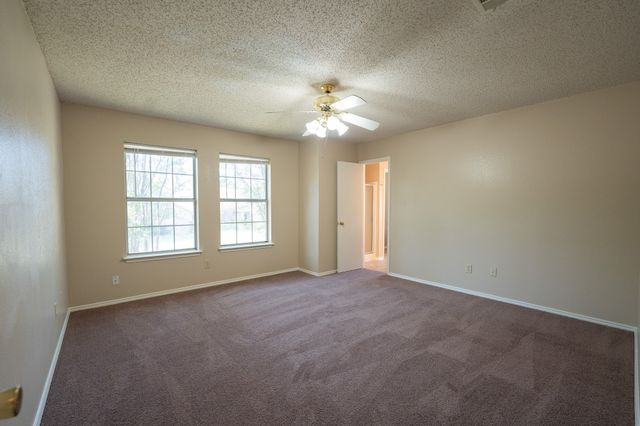 831 Ash Grove Lane, Desoto, TX 75115
