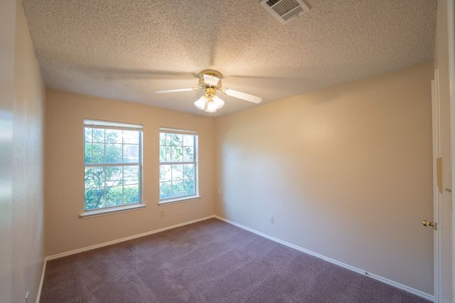 831 Ash Grove Lane, Desoto, TX 75115