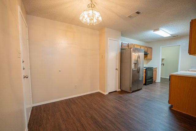 831 Ash Grove Lane, Desoto, TX 75115
