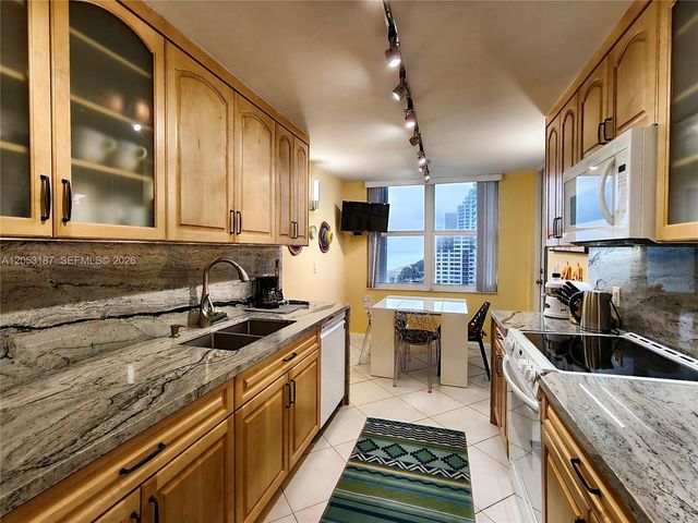 2751 S Ocean Drive 1106S, Hollywood, FL 33019