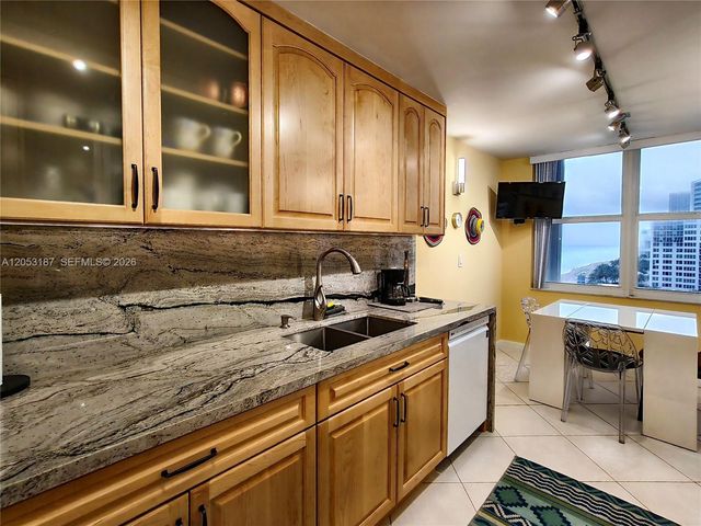 2751 S Ocean Drive 1106S, Hollywood, FL 33019