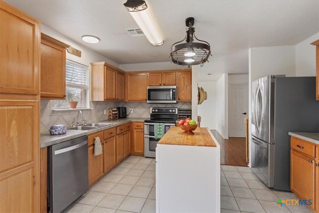 203 Echo Village Drive, Temple, TX 76502