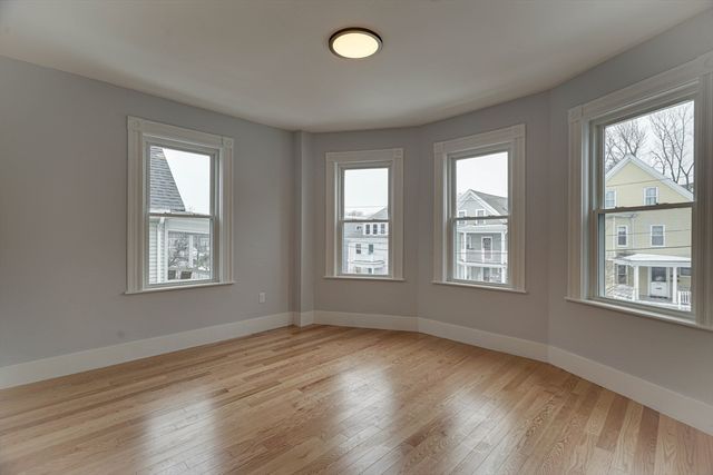 24 Dunlap St 2, Salem, MA 01970