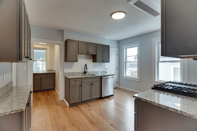 24 Dunlap St 2, Salem, MA 01970