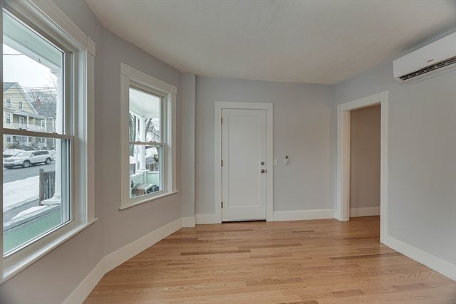 24 Dunlap St 2, Salem, MA 01970