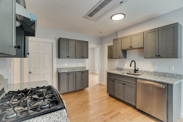 24 Dunlap St 2, Salem, MA 01970