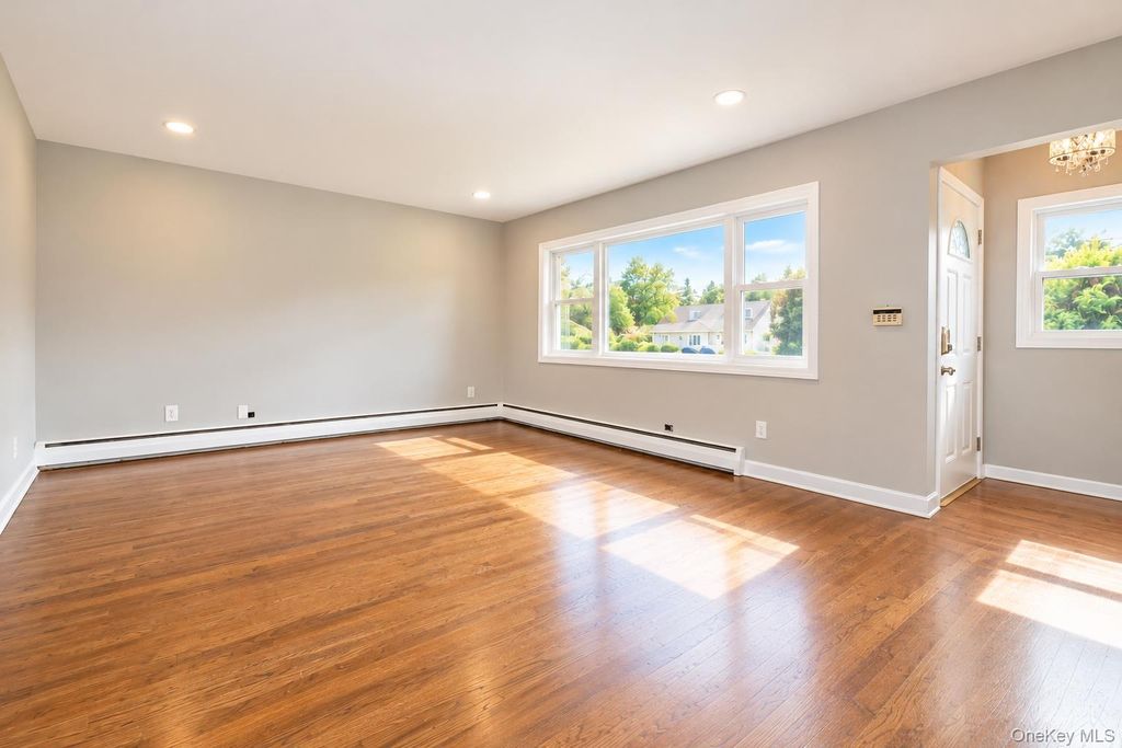 19 Franklin Avenue, Brentwood, NY 11717 — photo 3