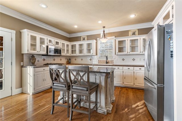 2712 Taylor Drive, Harrison, AR 72601