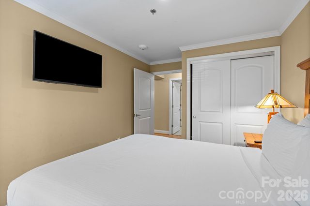 301 Bowling Park Road, Asheville, NC 28803