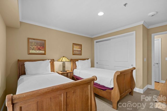 301 Bowling Park Road, Asheville, NC 28803