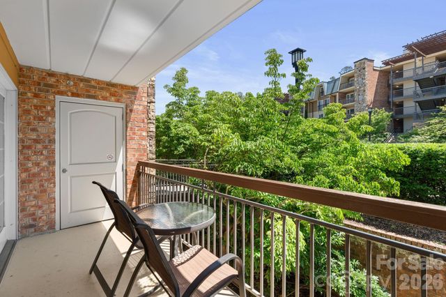 301 Bowling Park Road, Asheville, NC 28803