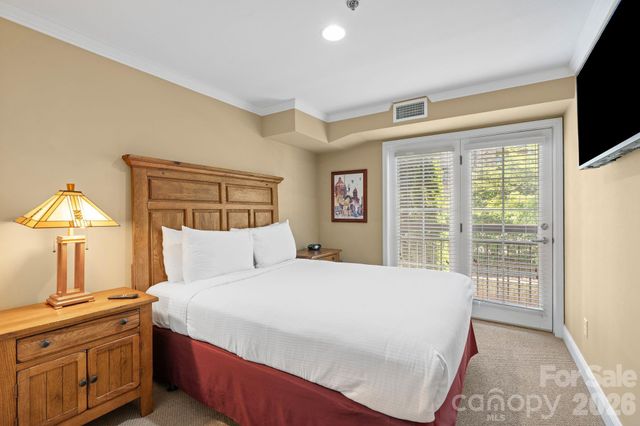 301 Bowling Park Road, Asheville, NC 28803