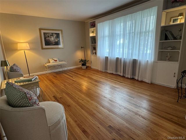 41 Mohawk Drive, North Babylon, NY 11703