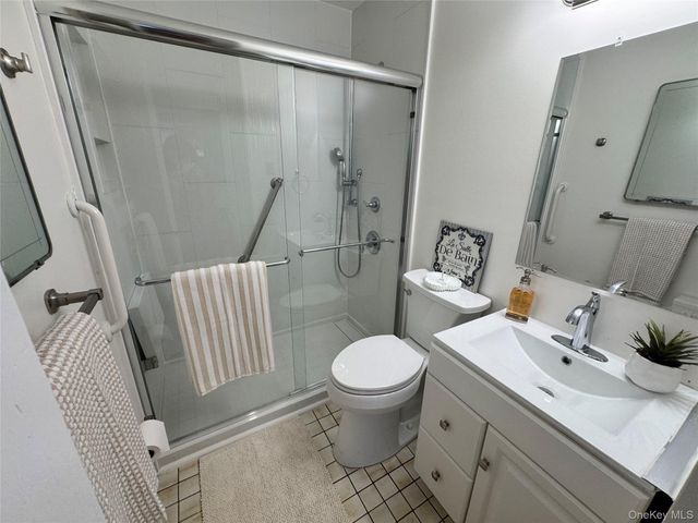 41 Mohawk Drive, North Babylon, NY 11703