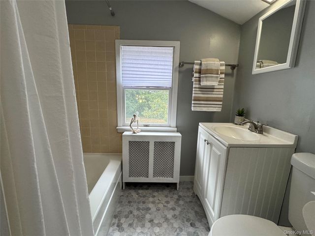 41 Mohawk Drive, North Babylon, NY 11703