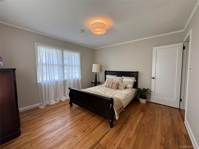 41 Mohawk Drive, North Babylon, NY 11703