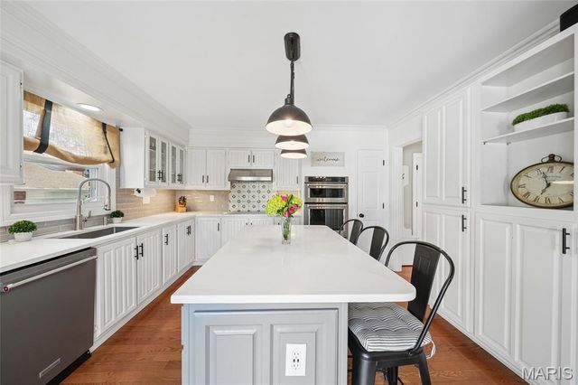 2421 Baxton Way, Chesterfield, MO 63017