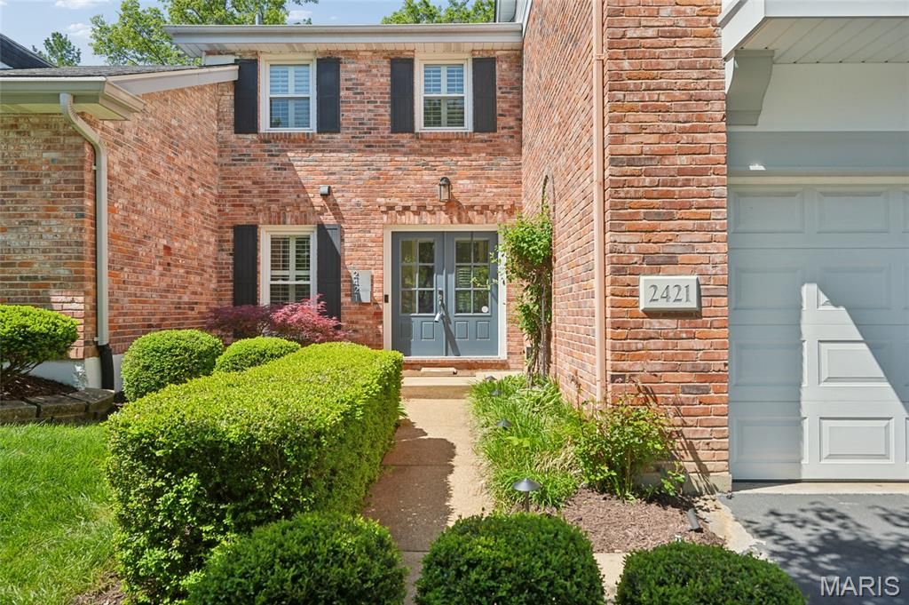 2421 Baxton Way, Chesterfield, MO 63017