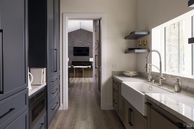 7007 Erland Rd, Santa Rosa, CA 95404