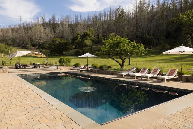 7007 Erland Rd, Santa Rosa, CA 95404