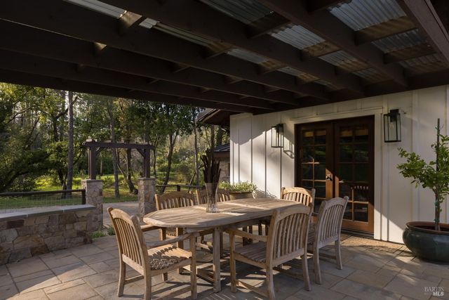 7007 Erland Rd, Santa Rosa, CA 95404