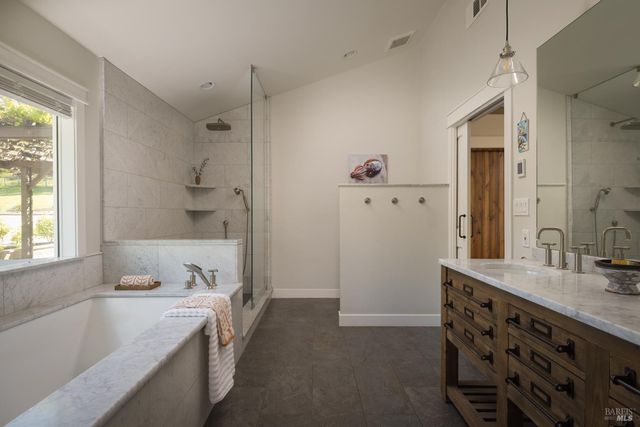 7007 Erland Rd, Santa Rosa, CA 95404