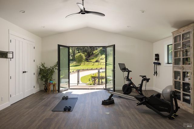 7007 Erland Rd, Santa Rosa, CA 95404