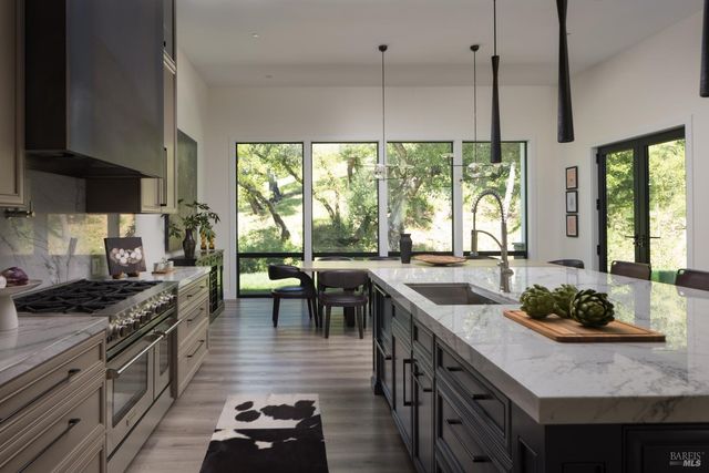 7007 Erland Rd, Santa Rosa, CA 95404