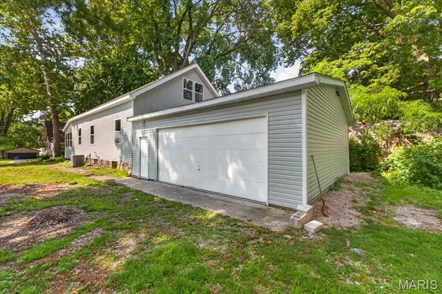 2720 Walnut Street, Alton, IL 62002
