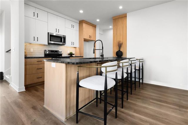 9311 Aminda Street, Lenexa, KS 66227