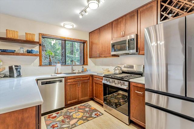 325 Ridge Drive, Boulder Creek, CA 95006