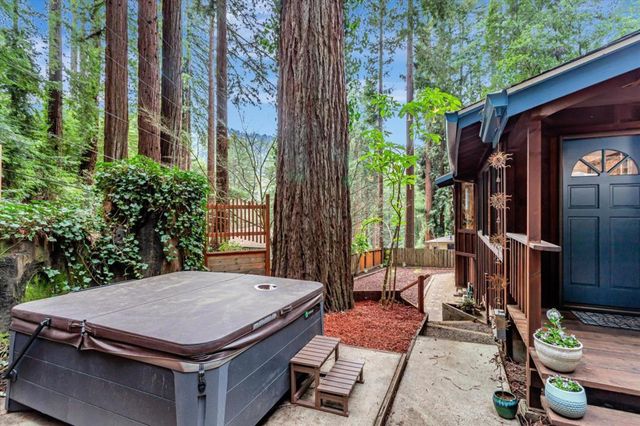 325 Ridge Drive, Boulder Creek, CA 95006