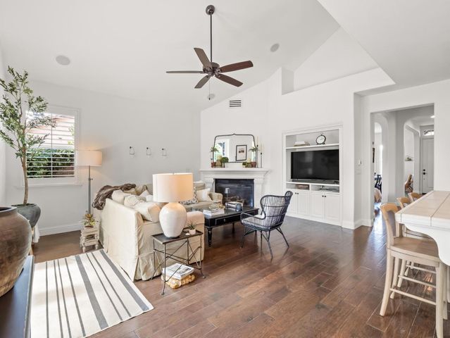 3524 Prescott Avenue, Clovis, CA 93619