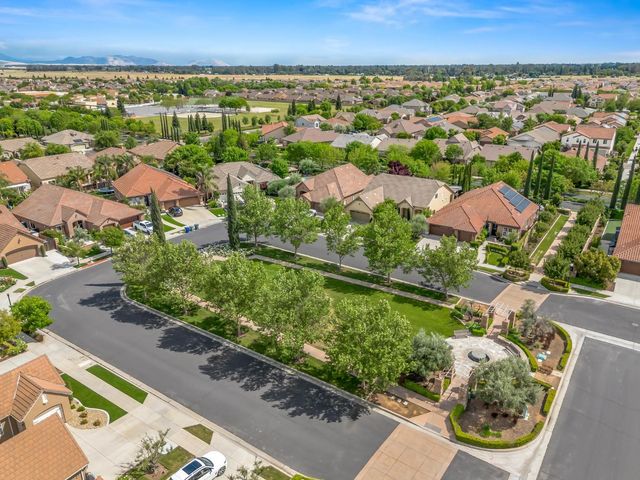 3524 Prescott Avenue, Clovis, CA 93619