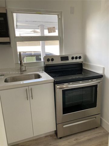 1719 NW 1st St 3, Miami, FL 33125