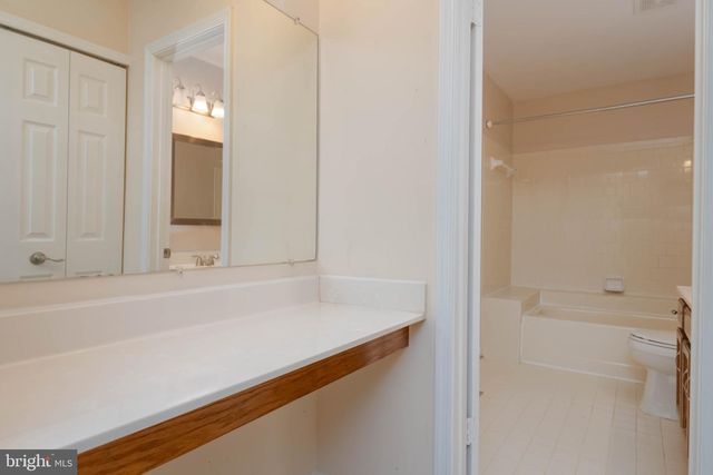 13 LEINSTER GARTH, Baltimore, MD 21236