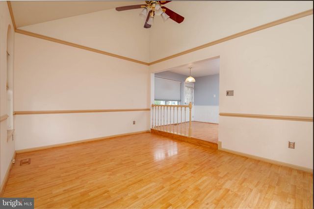 13 LEINSTER GARTH, Baltimore, MD 21236