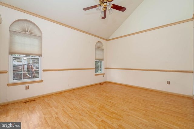 13 LEINSTER GARTH, Baltimore, MD 21236