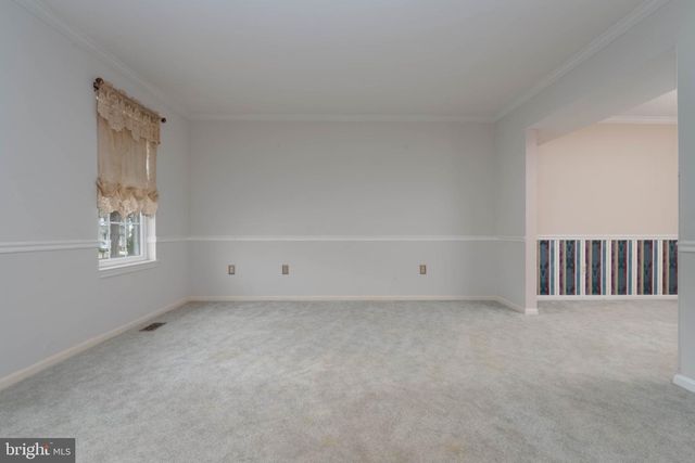 13 LEINSTER GARTH, Baltimore, MD 21236